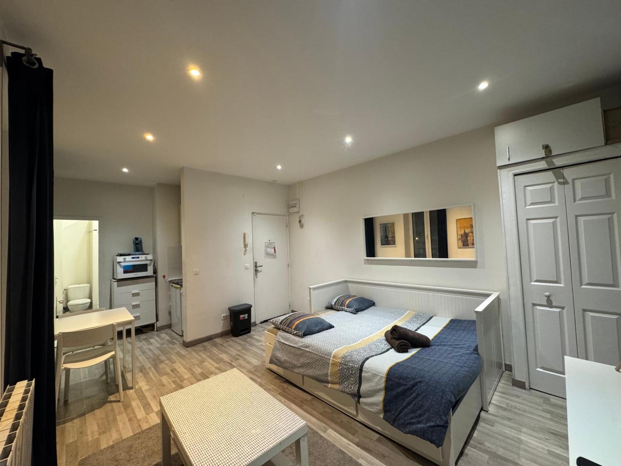 Appartement Proche Centre Ville, Gare Et Autoroute Melun Exterior foto