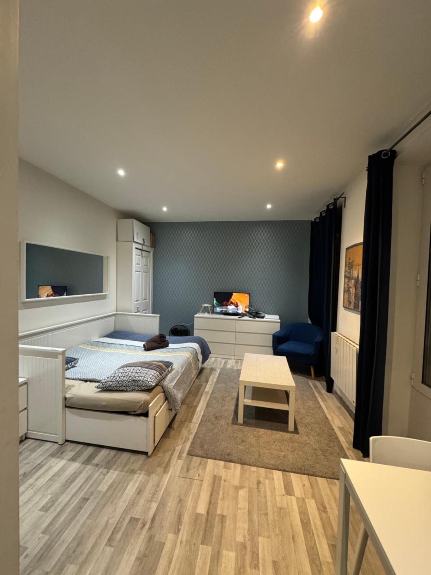 Appartement Proche Centre Ville, Gare Et Autoroute Melun Exterior foto